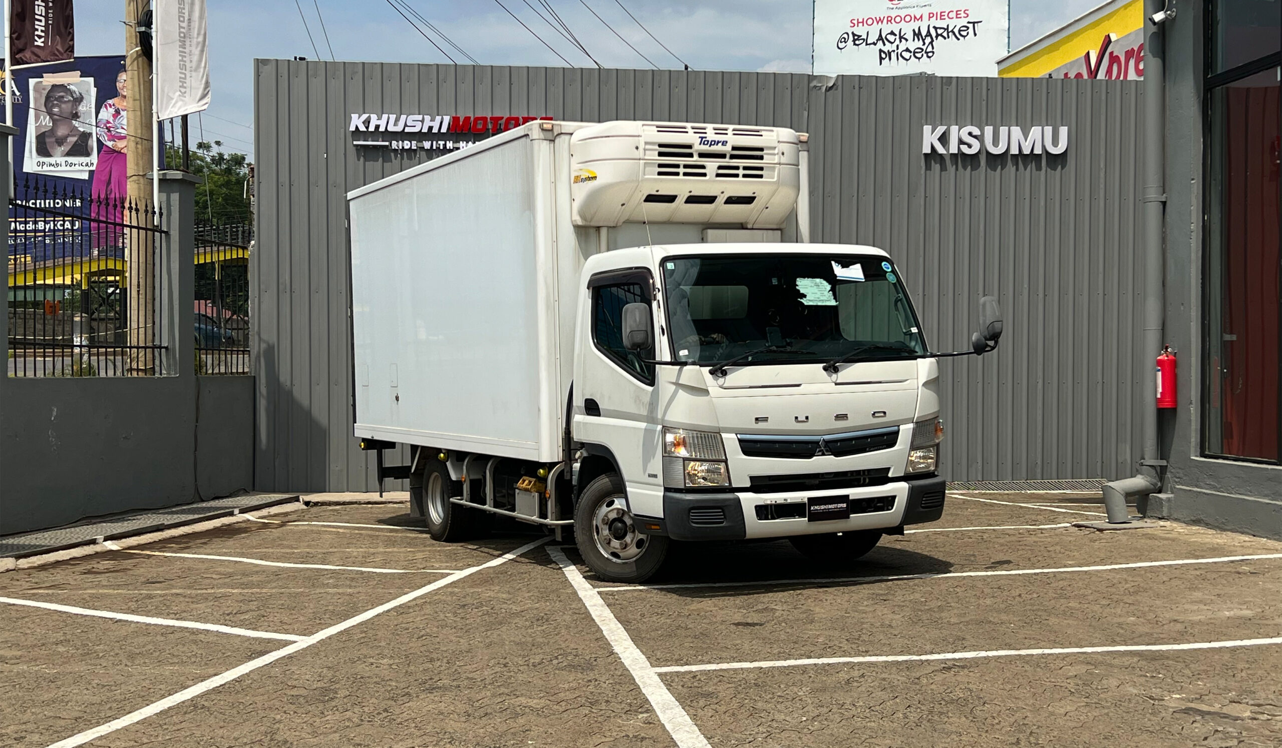 2019 Mitsubishi Canter Refrigerator image-1