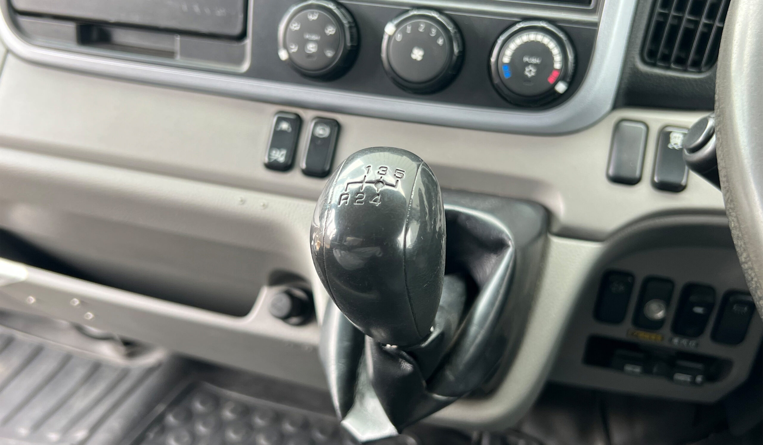 2019 Mitsubishi Canter Refrigerator image-8