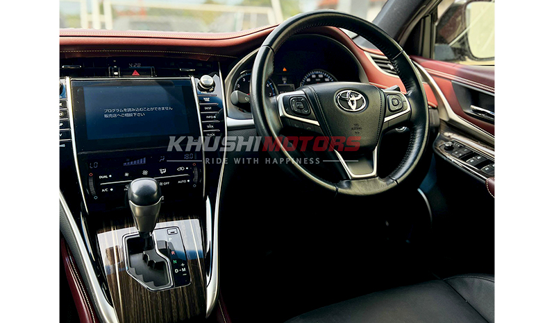 2013 Toyota Harrier image-16
