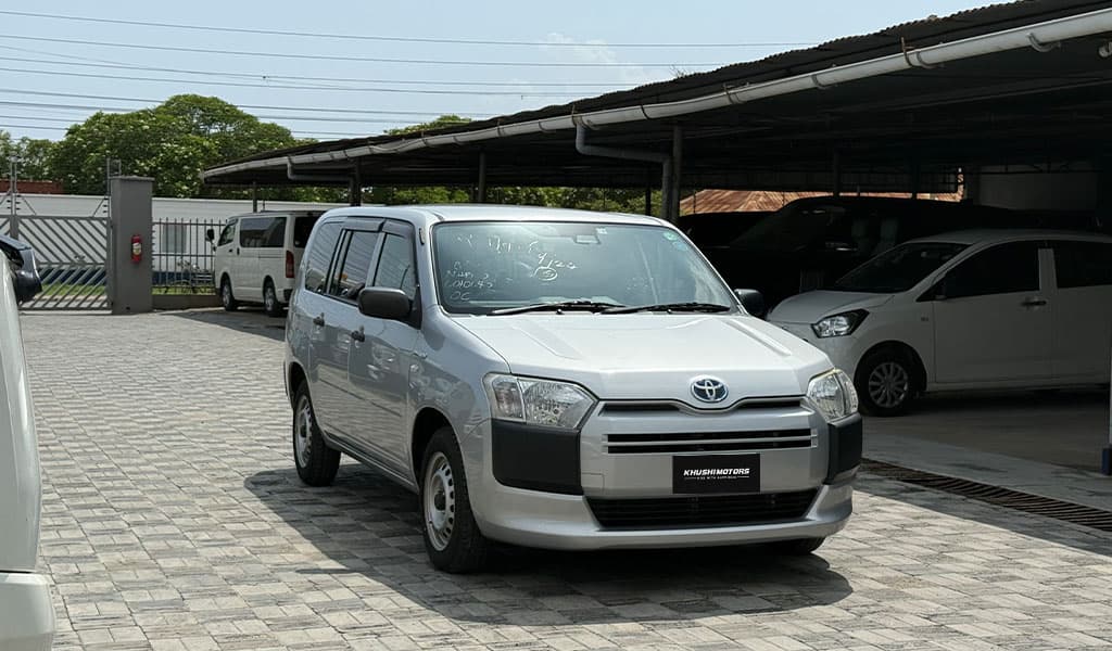 2019 Toyota Probox Hybrid DX Comfort image-1