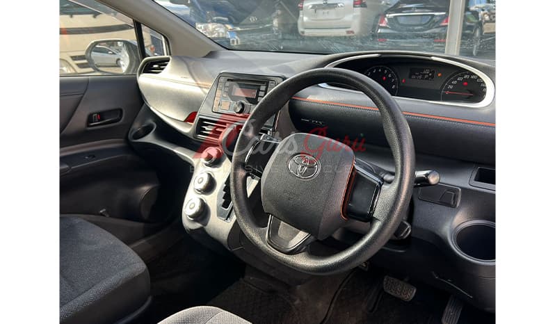 2016 Toyota Sienta XV-Package image-11
