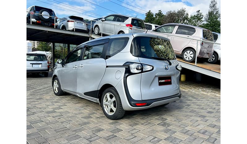 2016 Toyota Sienta XV-Package image-14