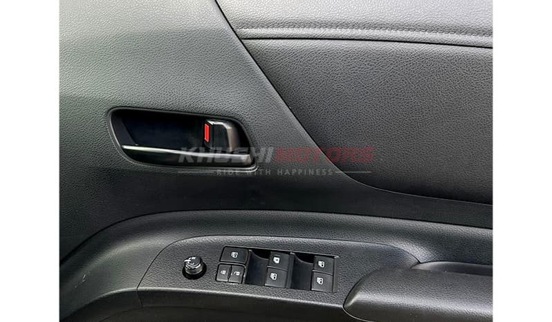 2016 Toyota Sienta XV-Package image-18