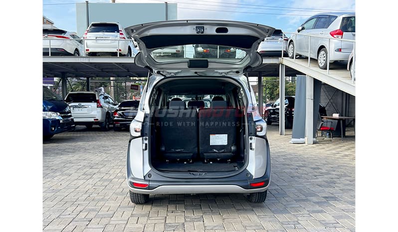 2016 Toyota Sienta XV-Package image-20