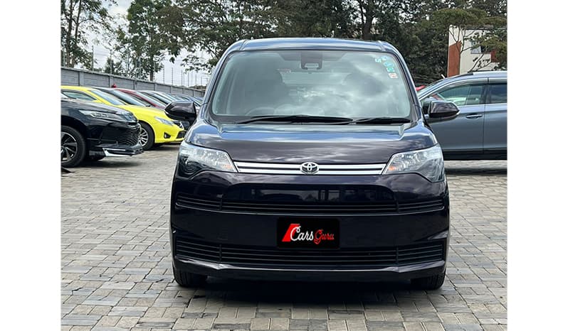 2016 Toyota Spade F image-2