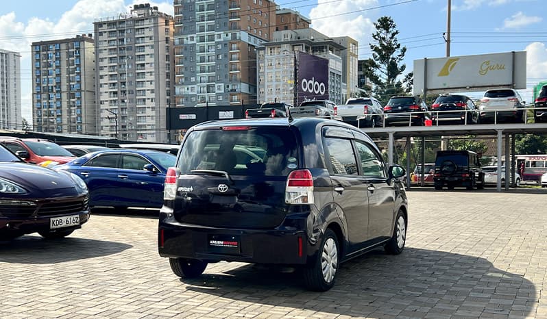 2016 Toyota Spade F image-24