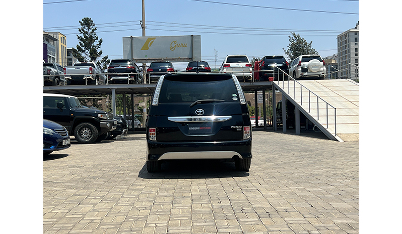 2017 Toyota Isis Platana image-5