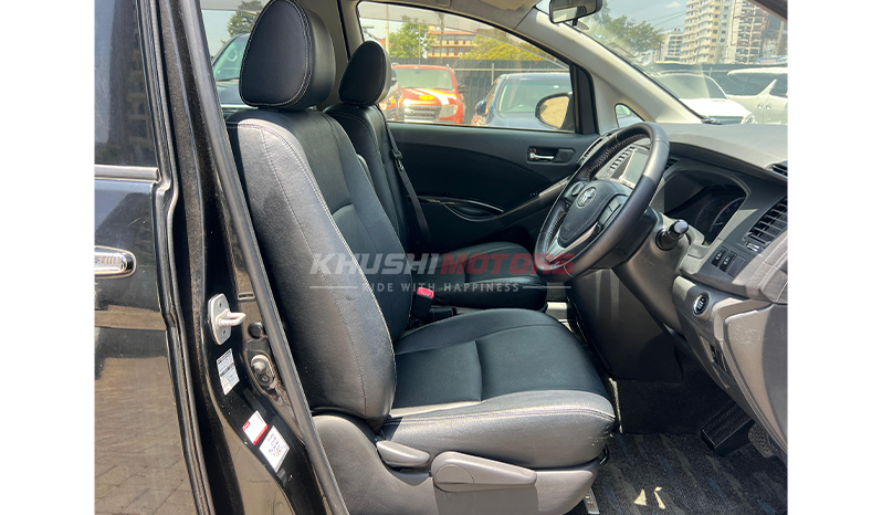2017 Toyota Isis Platana image-7