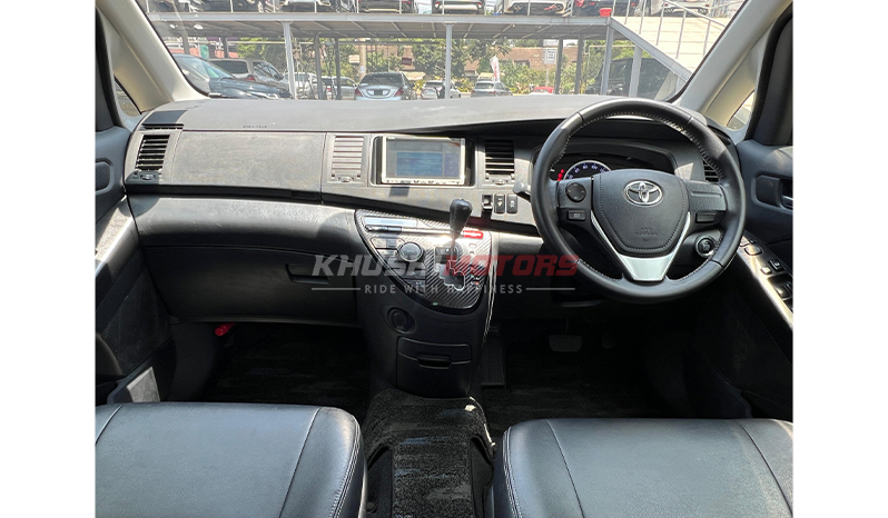 2017 Toyota Isis Platana image-8