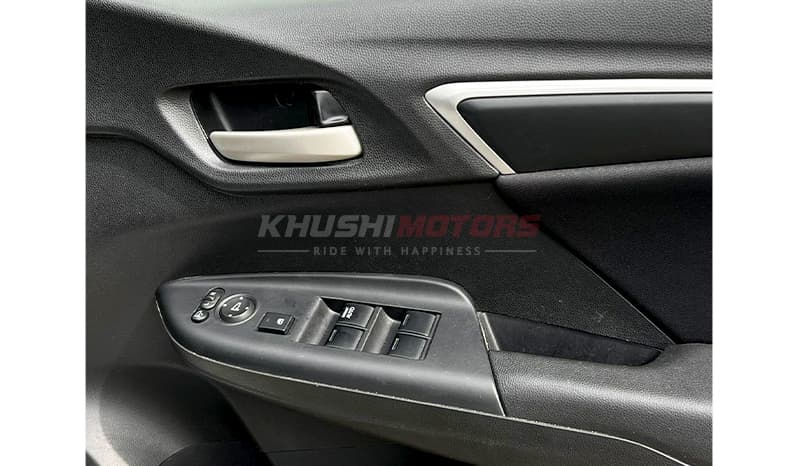 2016 Honda Fit GL Package image-26