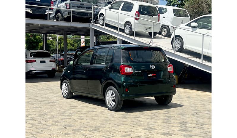 2016 Toyota Passo XS image-4