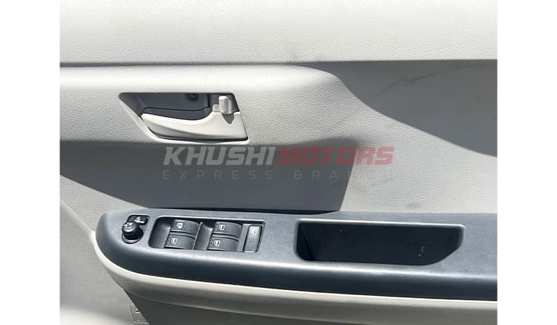 2016 Toyota Passo XS image-8