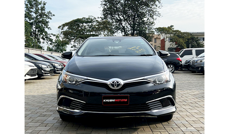 2016 Toyota Auris X image-1