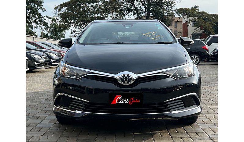 2016 Toyota Auris X image-2