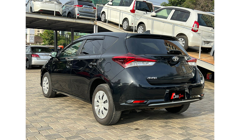2016 Toyota Auris X image-5
