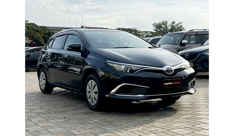 2016 Toyota Auris X image-12