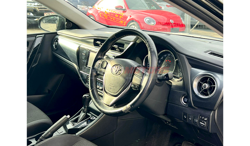 2016 Toyota Auris X image-19