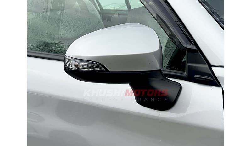 2016 Toyota Axio X image-3
