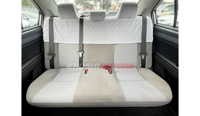 2016 Toyota Axio X image-9