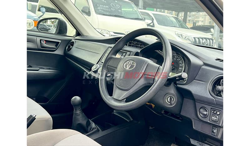 2016 Toyota Axio X image-10