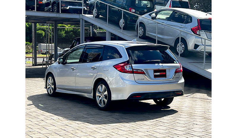 2017 Honda Jade Hybrid image-2