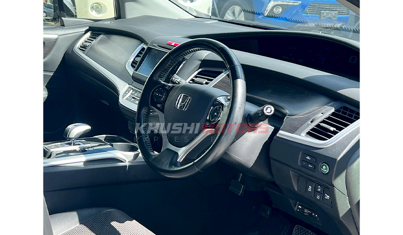 2017 Honda Jade Hybrid image-6