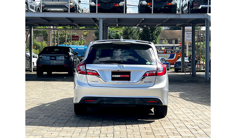 2017 Honda Jade Hybrid image-9