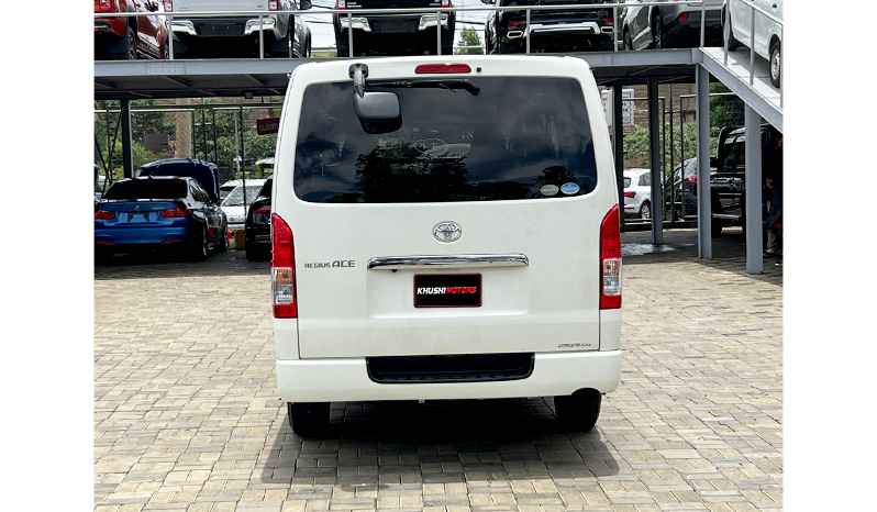 2016 Toyota Hiace GL Package DX image-8