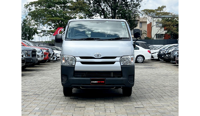 2016 Toyota Hiace DX image-1