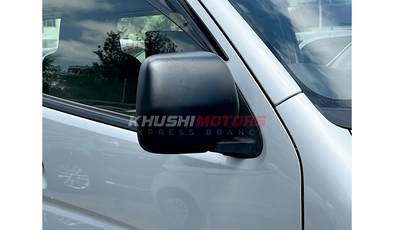 2016 Toyota Hiace DX image-4