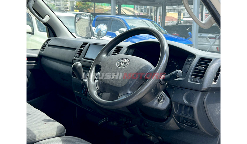 2016 Toyota Hiace DX image-6