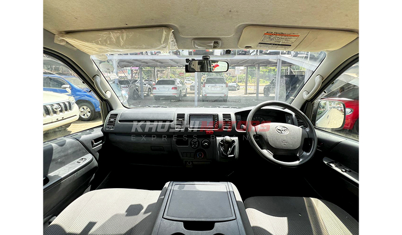 2016 Toyota Hiace DX image-7