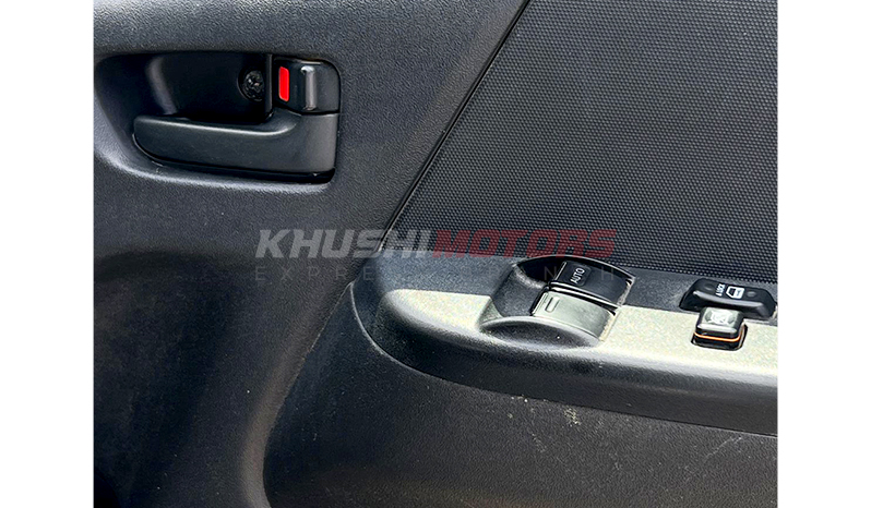 2016 Toyota Hiace DX image-8