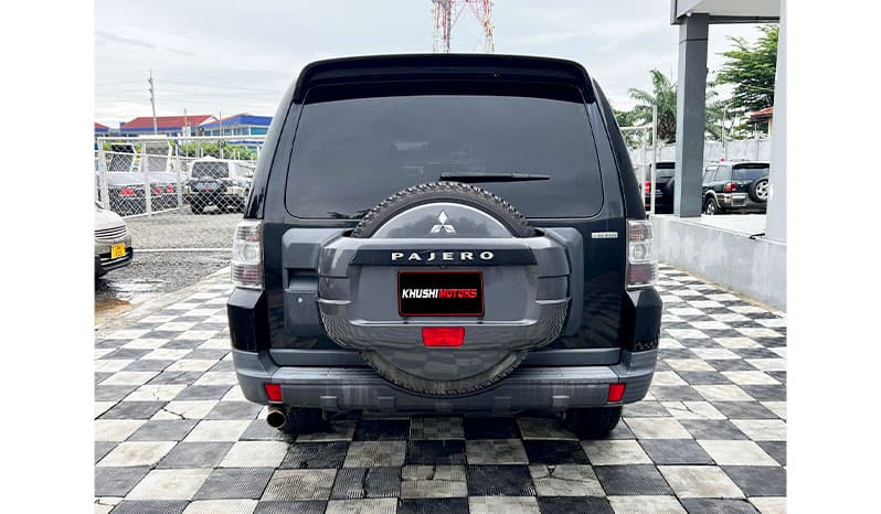 2006 Mitsubishi Pajero image-3