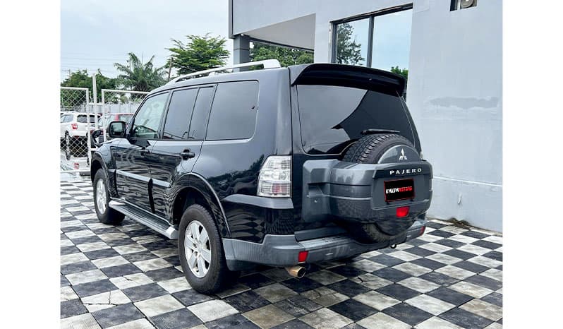 2006 Mitsubishi Pajero image-4