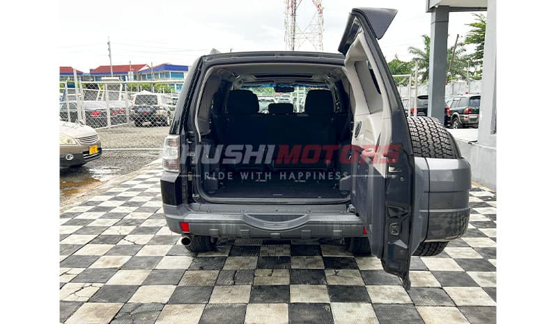 2006 Mitsubishi Pajero image-6