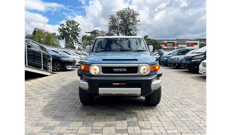 2016 Toyota Fj Cruiser image-1