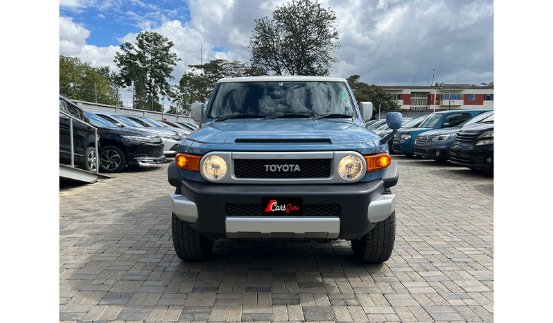 2016 Toyota Fj Cruiser image-2