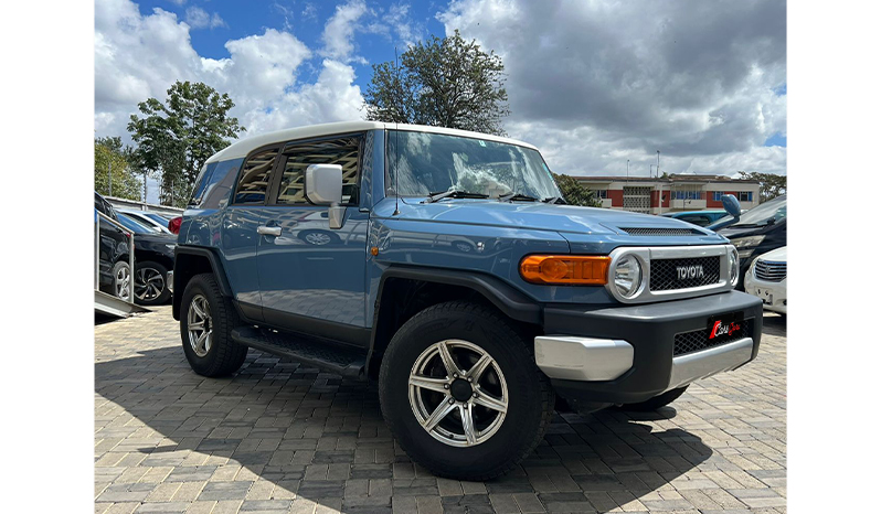 2016 Toyota Fj Cruiser image-3