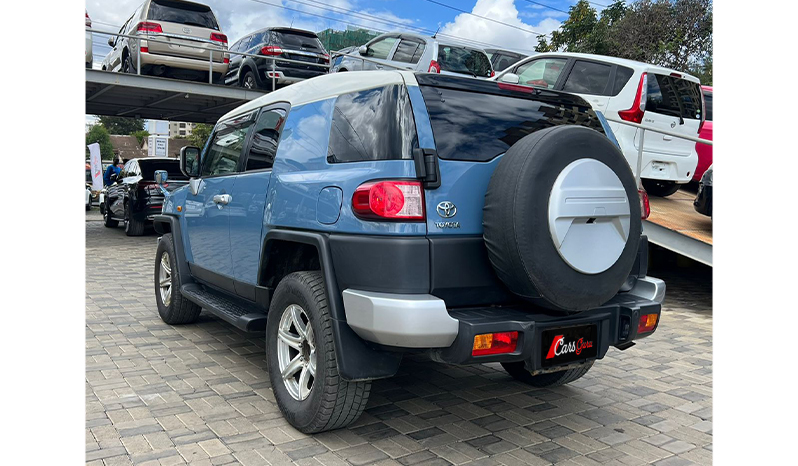 2016 Toyota Fj Cruiser image-5