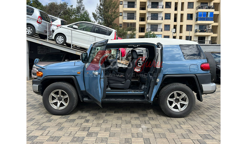 2016 Toyota Fj Cruiser image-7