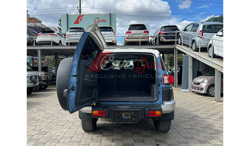 2016 Toyota Fj Cruiser image-8
