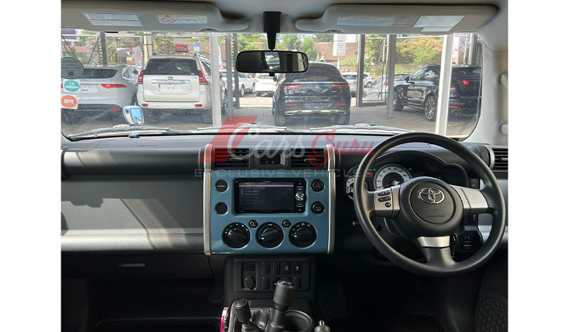 2016 Toyota Fj Cruiser image-10