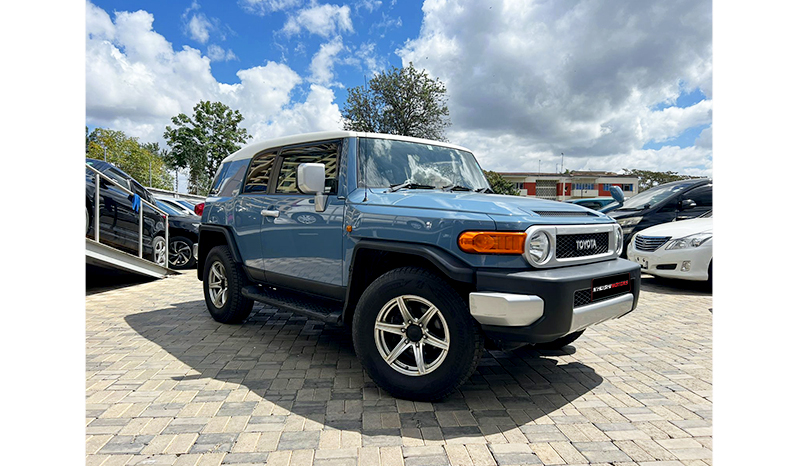 2016 Toyota Fj Cruiser image-13
