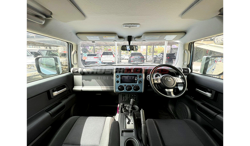 2016 Toyota Fj Cruiser image-15