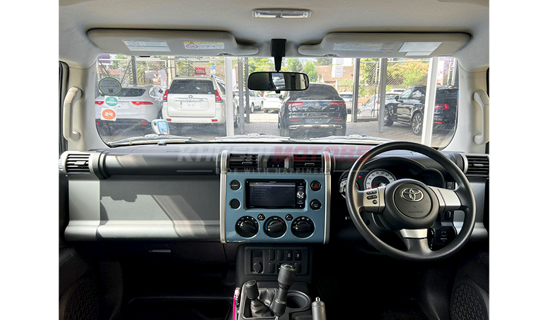 2016 Toyota Fj Cruiser image-16