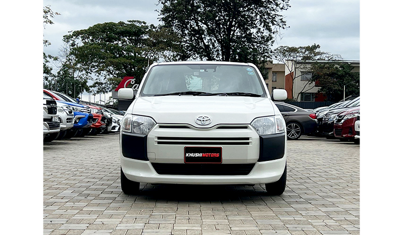 2017 Toyota Probox GL image-1