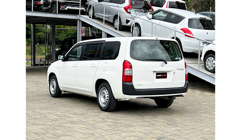 2017 Toyota Probox GL image-9