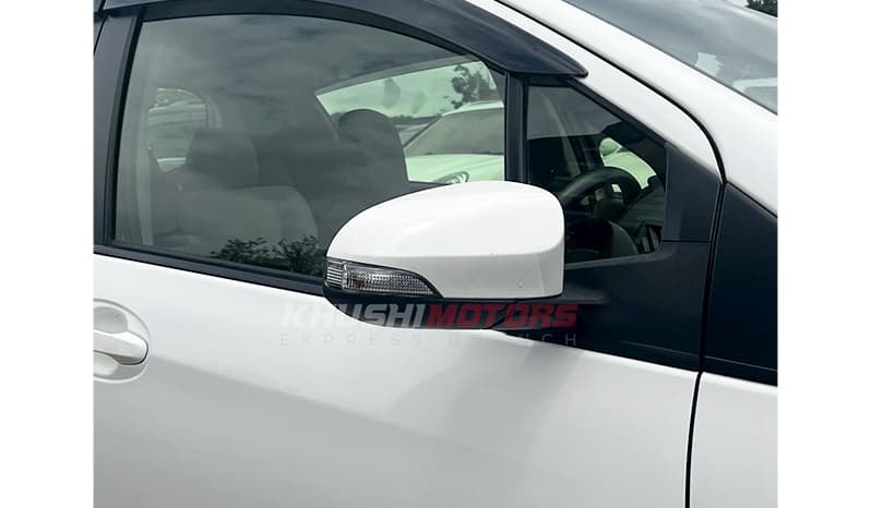 2017 Toyota Vitz F Smile image-3