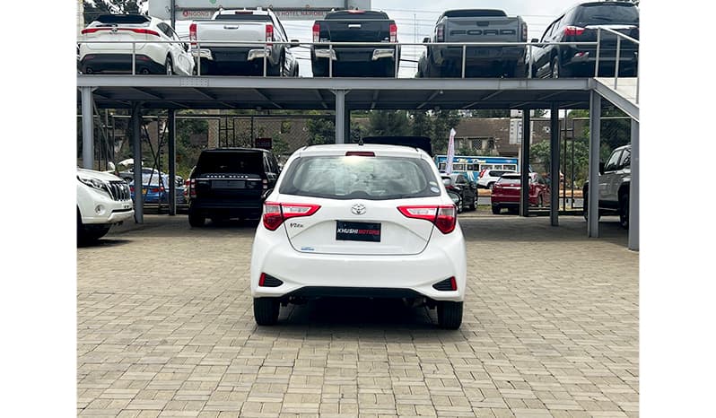 2017 Toyota Vitz F Smile image-5